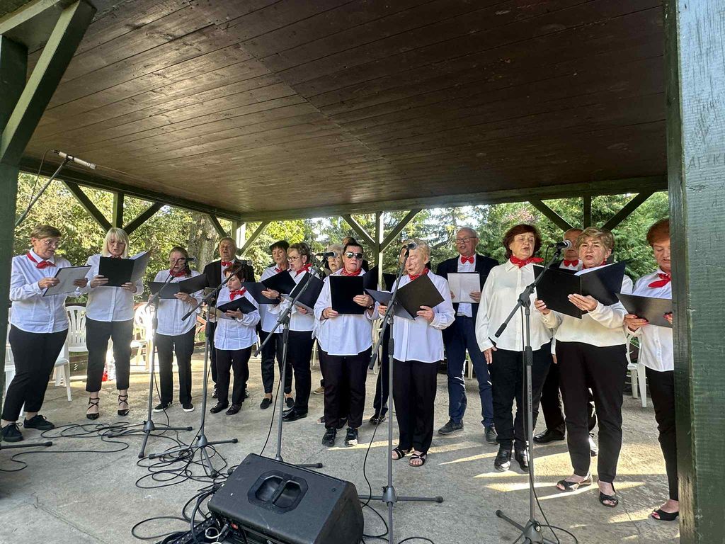 Biesiada Seniora po koźmińsku z okazji zakończenia lata